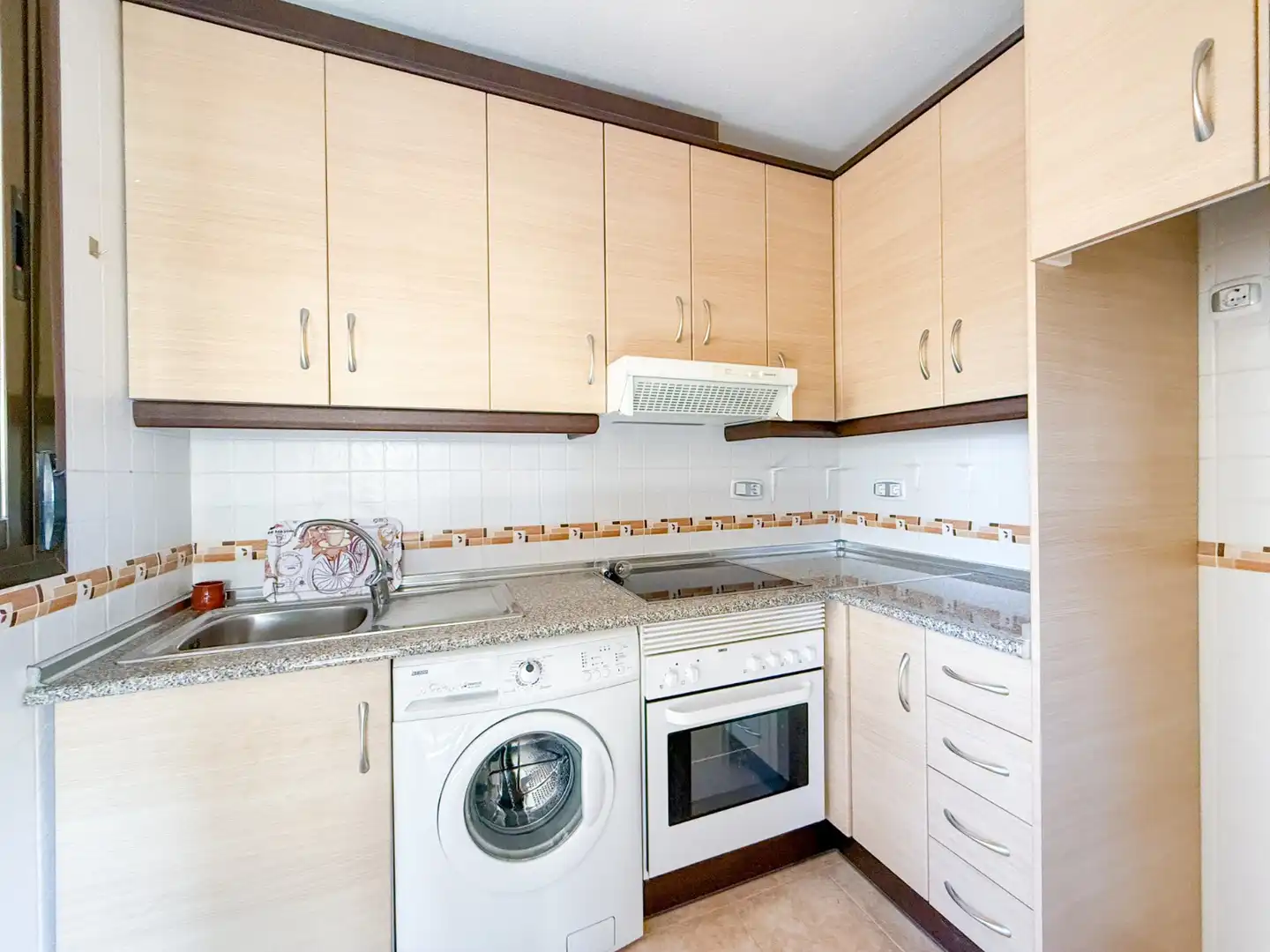 Cocina de Apartamento en venta en Águilas con Terraza, Piscina y Balcón