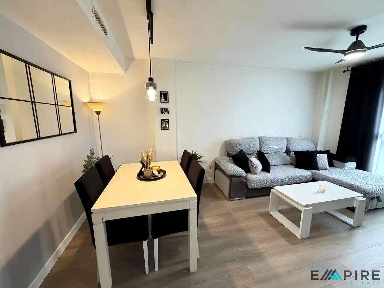 Sala de estar de Piso en venta en El Viso de San Juan con Aire acondicionado, Calefacción y Amueblado