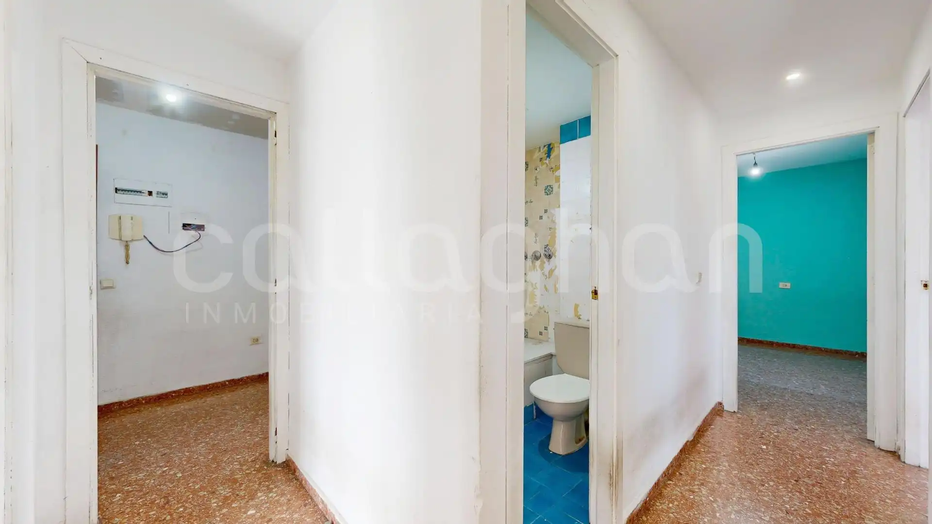 Flat for sale in Valencia  with Balcony