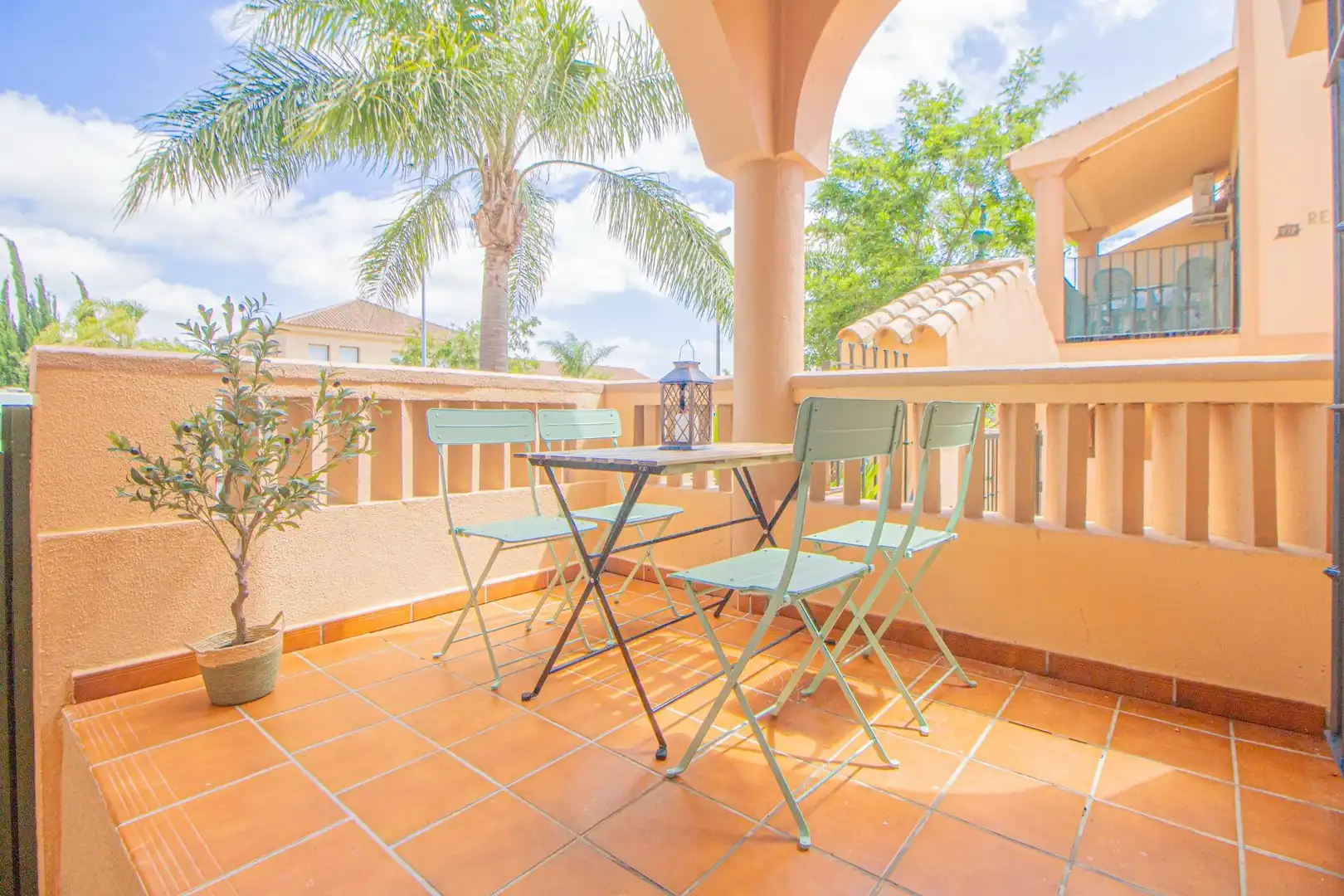 Terrasse von Wohnungen zum Verkauf in Chiclana de la Frontera mit Privatgarten und Gemeinschaftspool