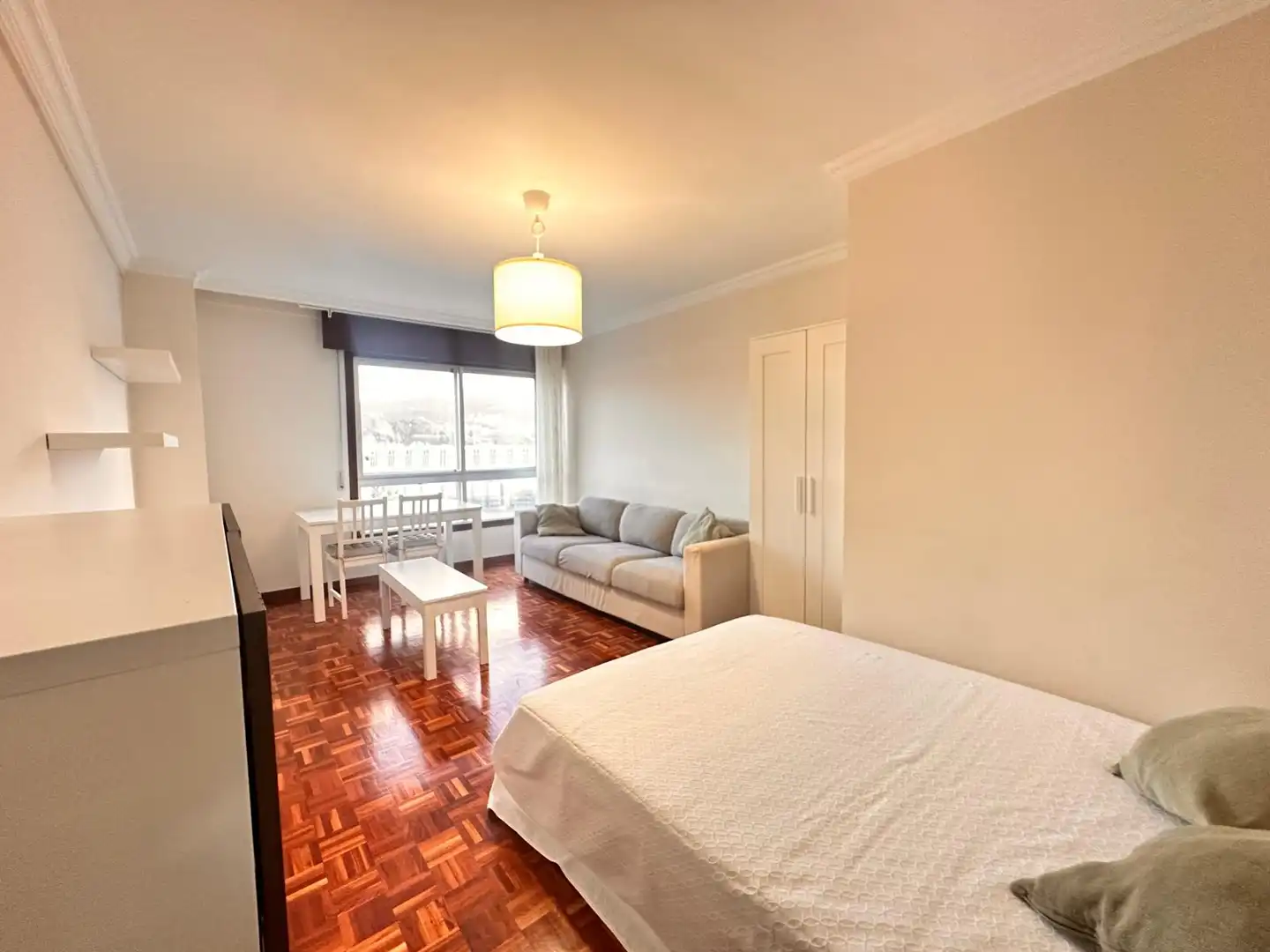Bedroom of Flat for rent in Vigo   with Furnished, Oven and Washing machine