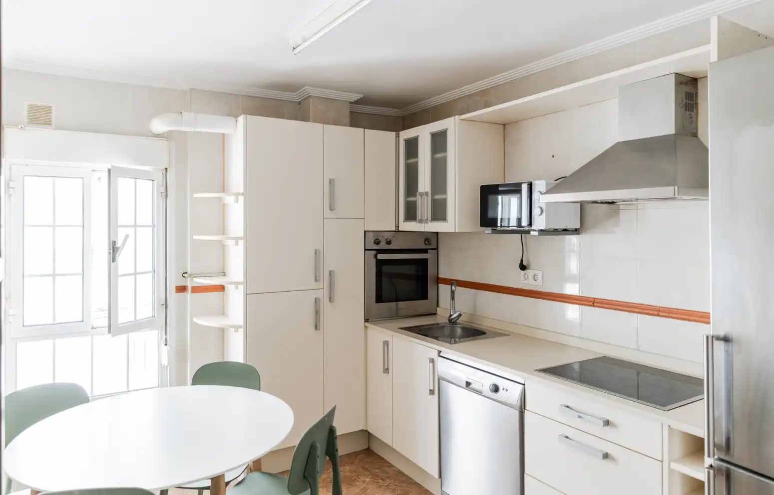 Cocina de Piso en venta en Avilés con Calefacción