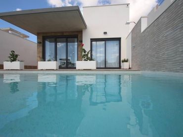 Chalet con piscina en venta en San Miguel de Salinas