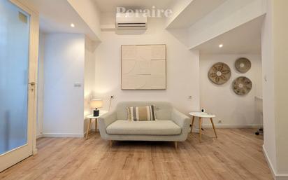 Living room of Duplex to rent in  Barcelona Capital  with Air Conditioner and Heating