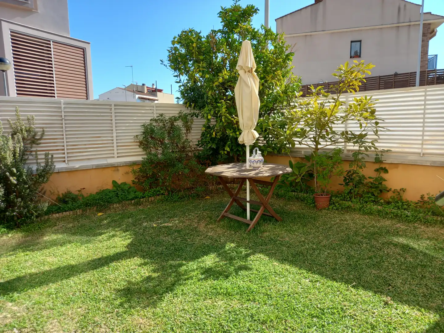 Jardí de Casa o xalet en venda en Vilanova i la Geltrú amb Aire condicionat, Calefacció i Jardí privat