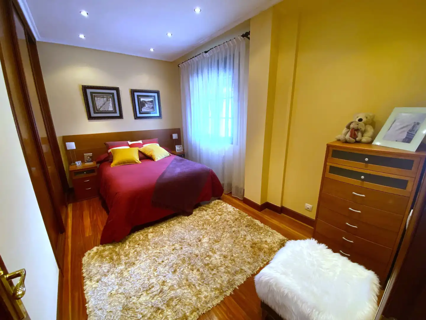 Bedroom of Houses for sale in Castro-Urdiales  with Heating, Private garden and Parquet flooring