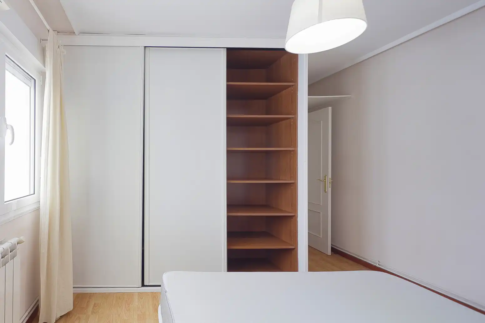 Habitación de Piso en venta en Gijón  con Calefacción, Terraza y Amueblado