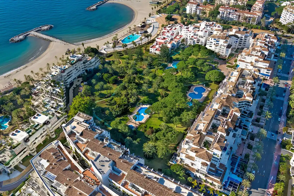 Apartamento con piscina en venta en Nueva Andalucía