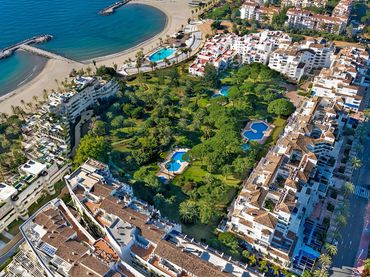 Apartamento con piscina en venta en Nueva Andalucía