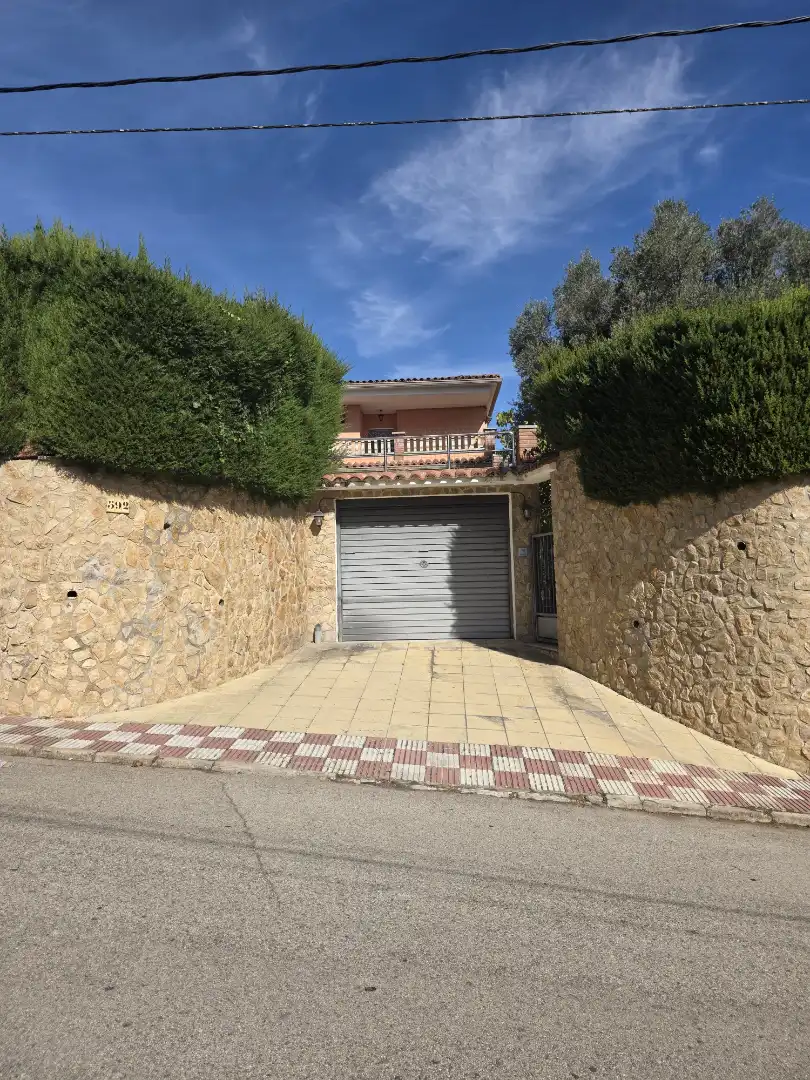 House with terrace for sale in Calle Narcis Monturiol, imagen 2