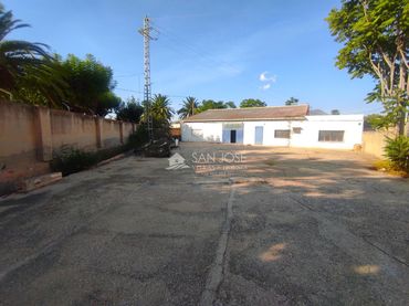 Nave industrielle à vendre à Novelda