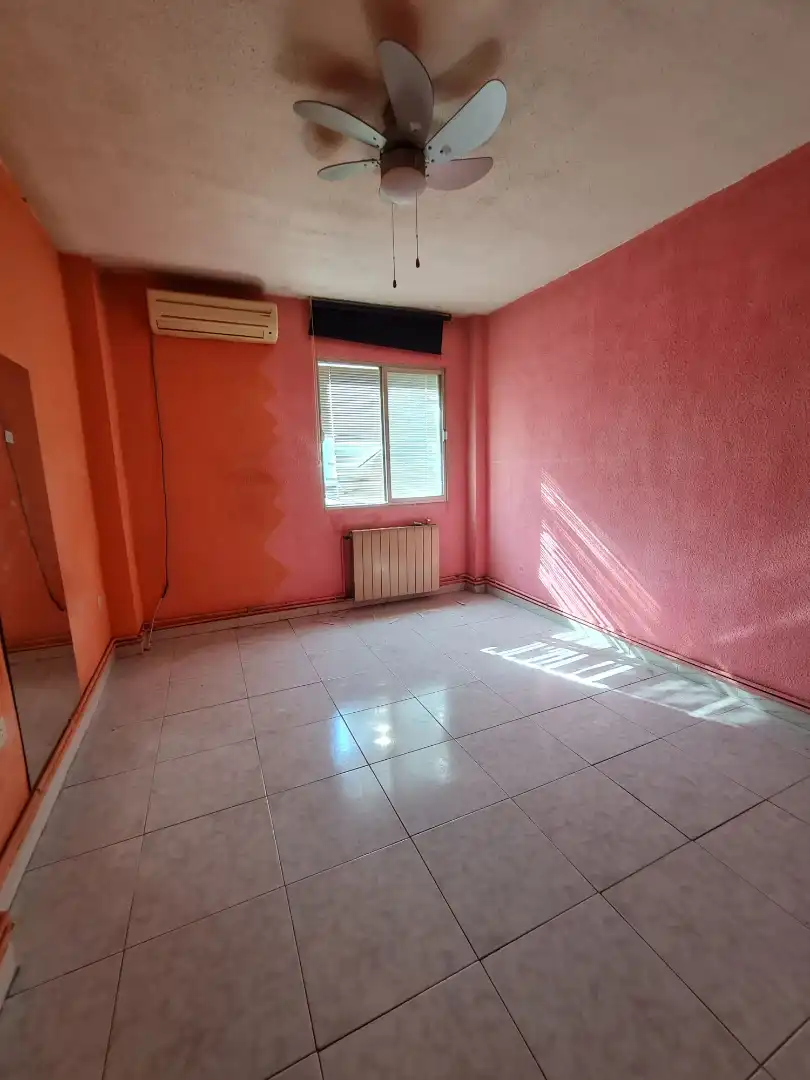Schlafzimmer von Wohnung zum Verkauf in Fuenlabrada mit Klimaanlage und Heizung