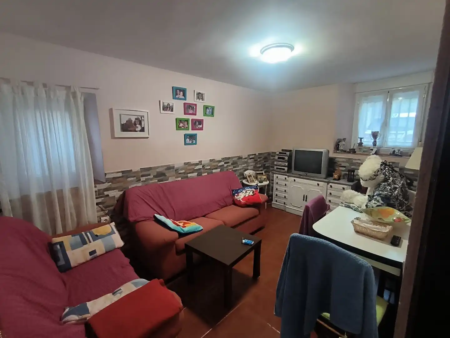 Sala d'estar de Casa o xalet en venda en Briviesca amb Calefacció, Jardí privat i Terrassa