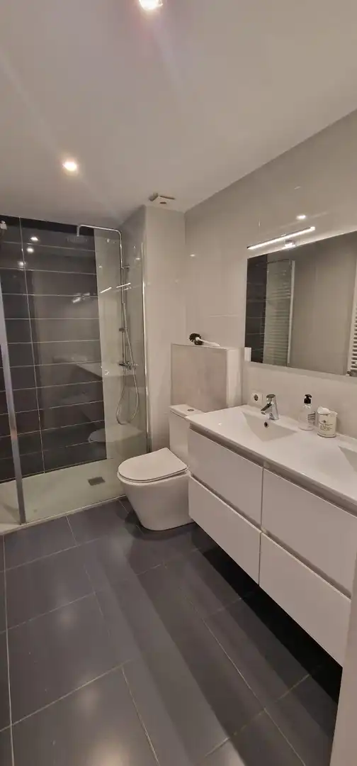 Bathroom of Flat for rent in Mislata  with Air Conditioner and Balcony