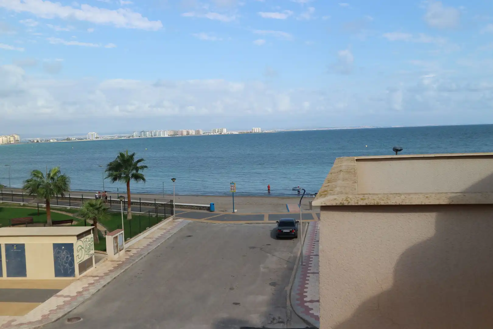 Vista exterior de Casa adosada en venta en La Manga del Mar Menor con Aire acondicionado, Calefacción y Terraza