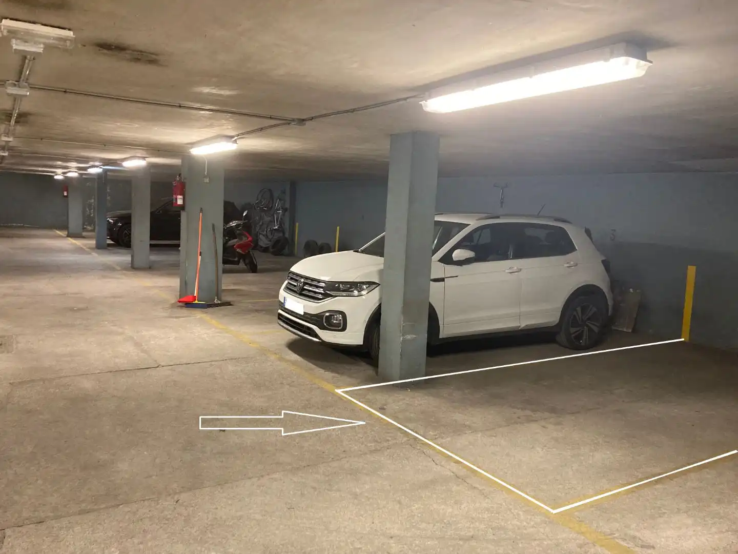 Parkplatz von Garage zur Miete in Madrid