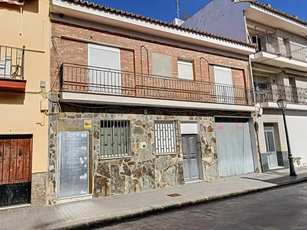 Flat for sale in C/ Tomás Bretón