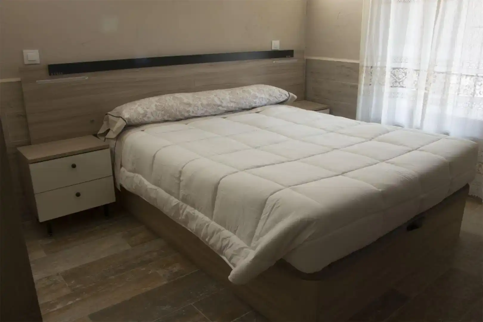 Schlafzimmer von Wohnung zur Miete in Valdemora mit Parkett, Möbliert und Ofen
