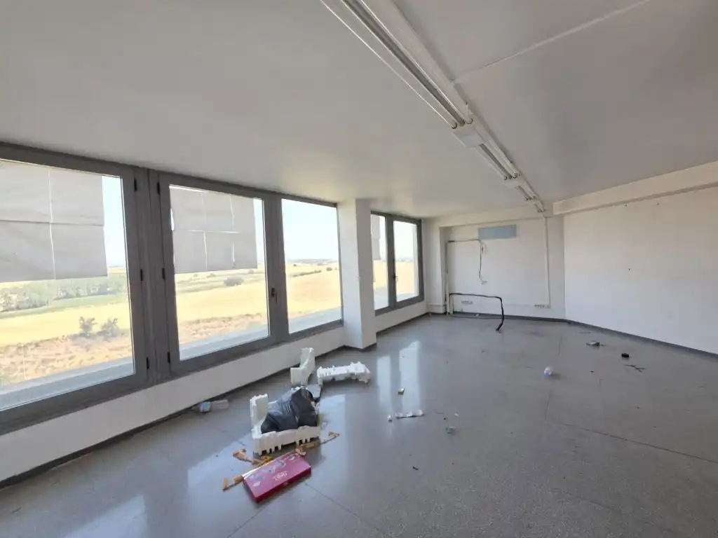 Office space with lift for sale in Can Borrell