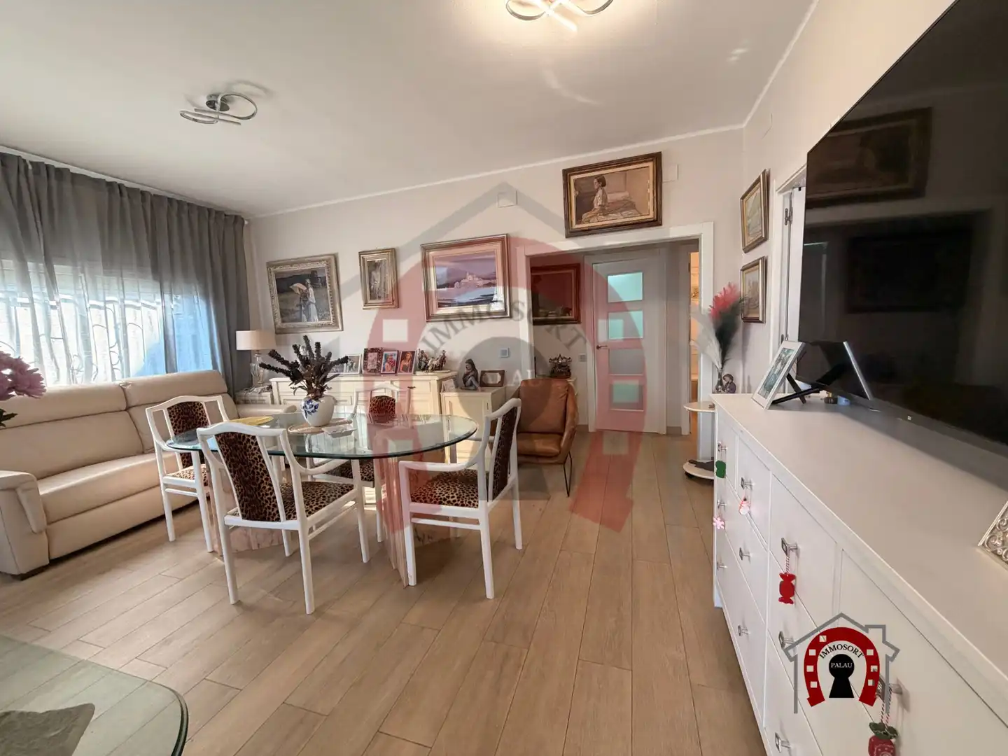 Sala d'estar de Casa o xalet en venda en Palau-solità i Plegamans amb Aire condicionat, Calefacció i Jardí privat