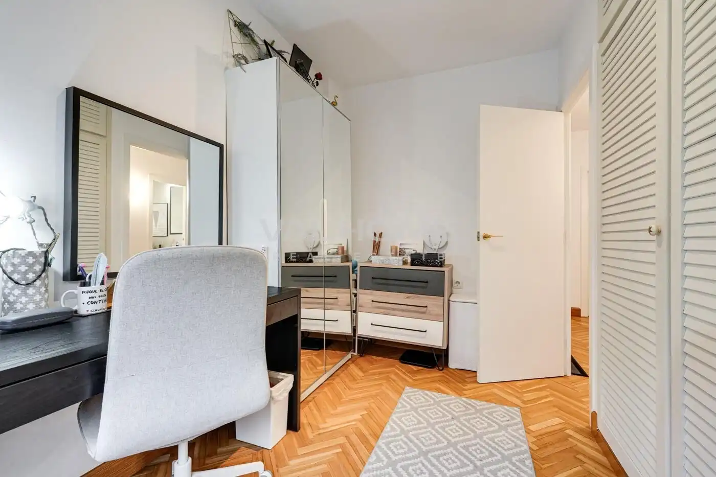 Schlafzimmer von Einfamilien-Reihenhaus zum Verkauf in Sant Cugat del Vallès mit Heizung, Privatgarten und Parkett