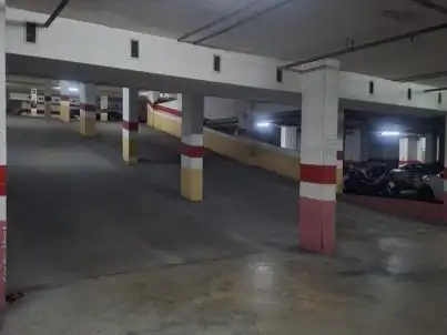 Parkplatz von Garage zur Miete in Terrassa