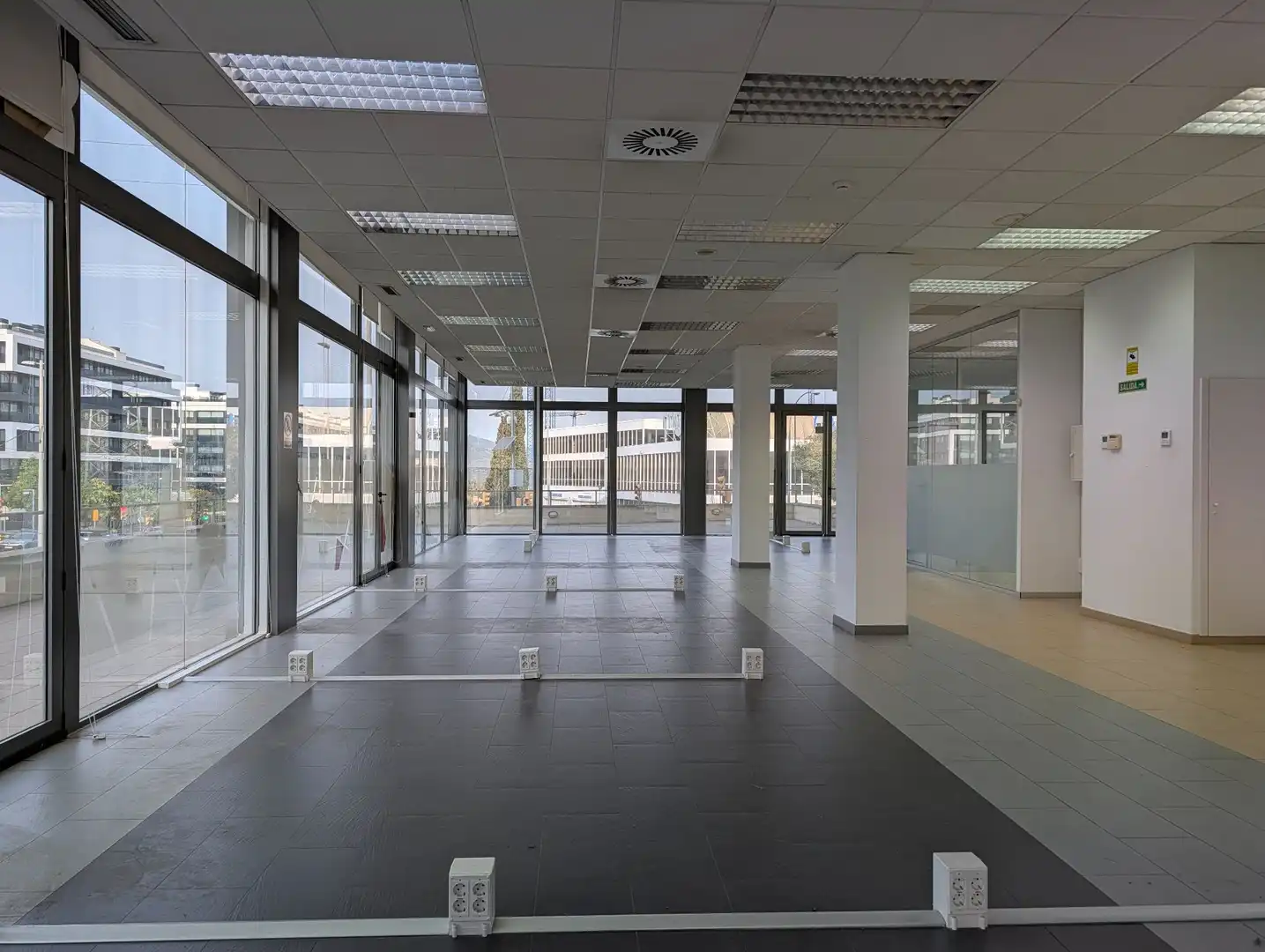 Oficina de lloguer en Sant Just Desvern amb Aire condicionat i Calefacció