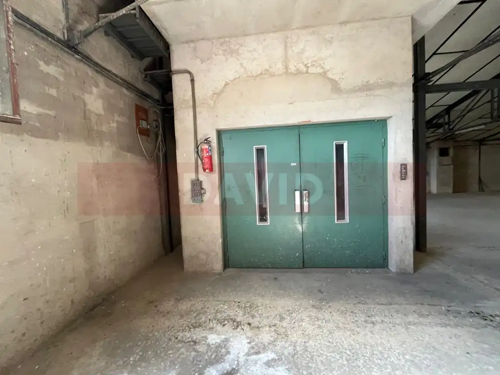 Nau industrial en venda en Figueres