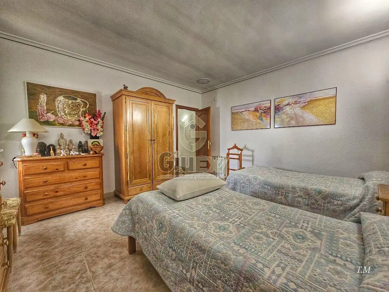 Dormitori de Casa o xalet en venda en Cáceres amb Calefacció i Moblat