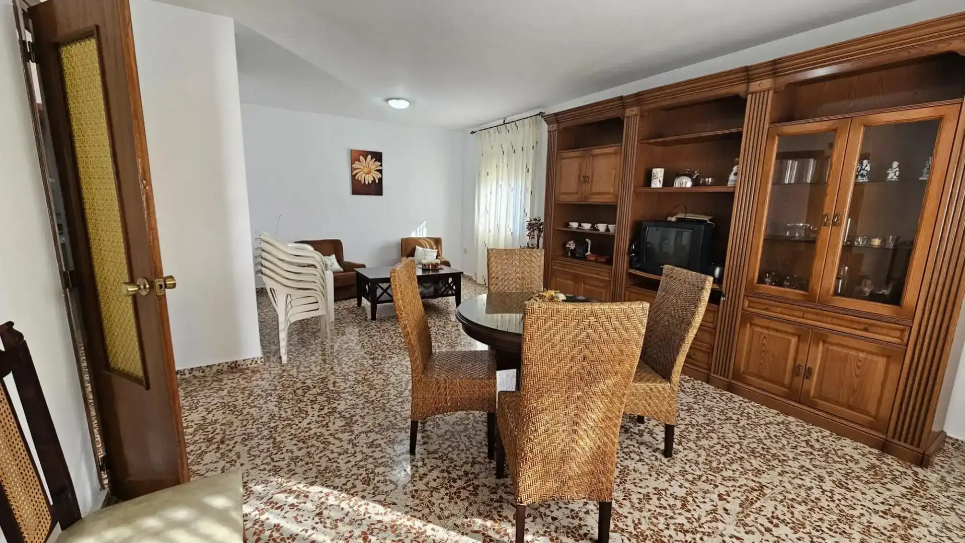 Sala d'estar de Finca rústica en venda en Monturque amb Aire condicionat, Moblat i Forn