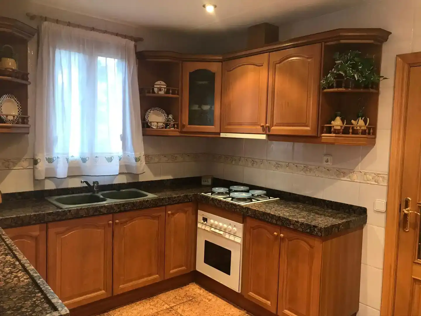 Cuina de Casa o xalet en venda en Sant Llorenç Savall amb Balcó