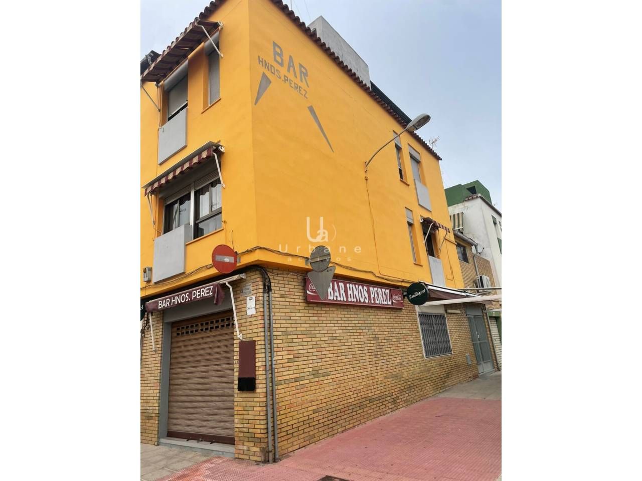 Exterior view of House or chalet for sale in Alzira  with Air Conditioner, Terrace and Furnished