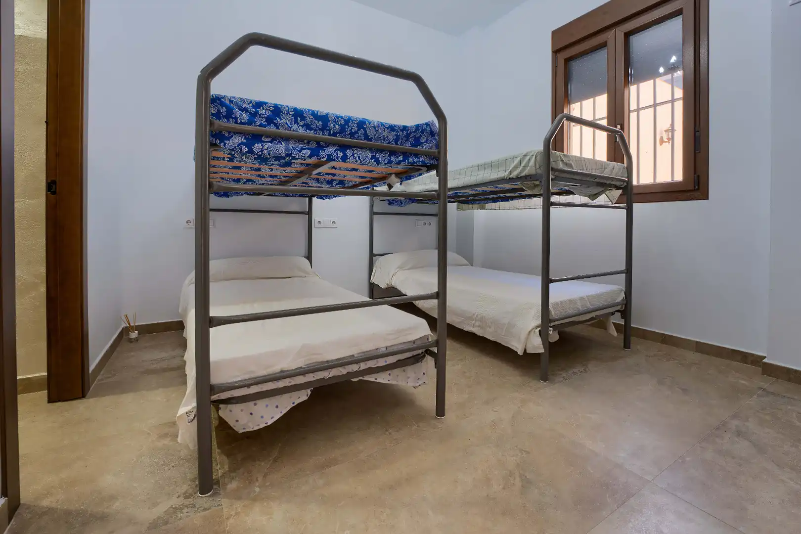 Habitación de Casa o chalet en venta en Almonte con Aire acondicionado, Terraza y Amueblado