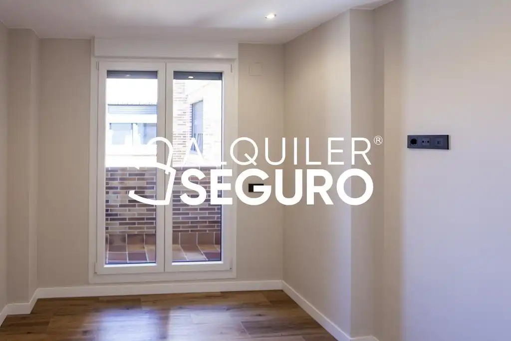 Habitación de Ático de alquiler en Madrid con Aire acondicionado, Calefacción y Trastero