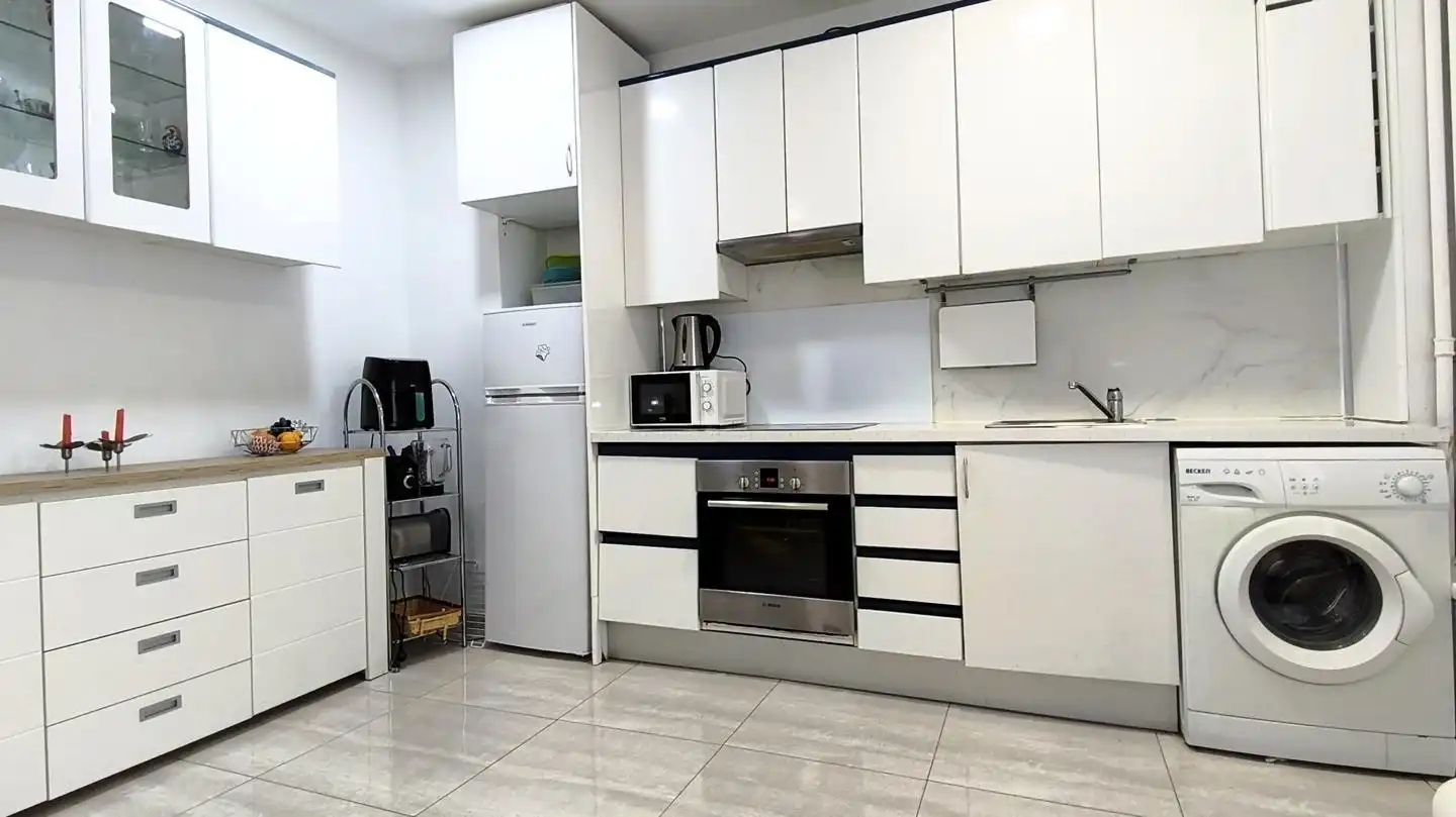 Cocina de Planta baja en venta en Madrid con Aire acondicionado y Amueblado