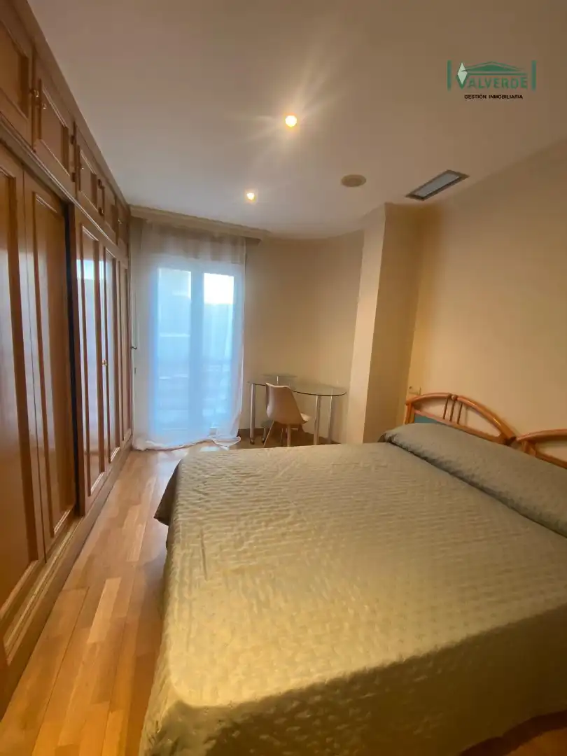 Schlafzimmer von Wohnung zur Miete in Granada mit Klimaanlage, Heizung und Möbliert