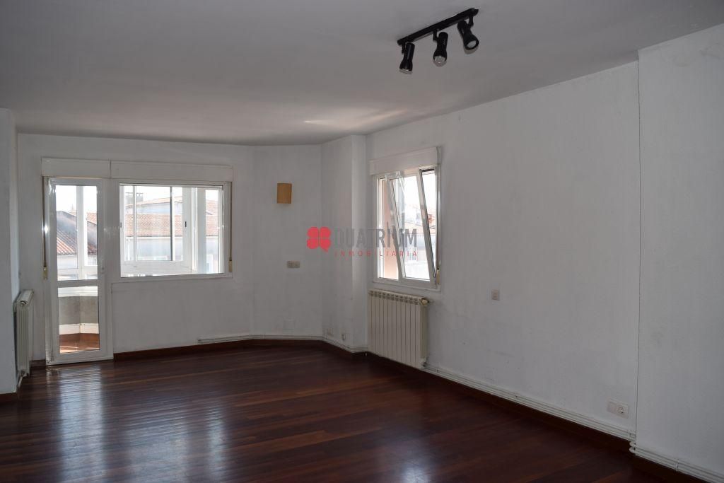Sala de estar de Piso en venta en Santiago de Compostela  con Calefacción y Trastero
