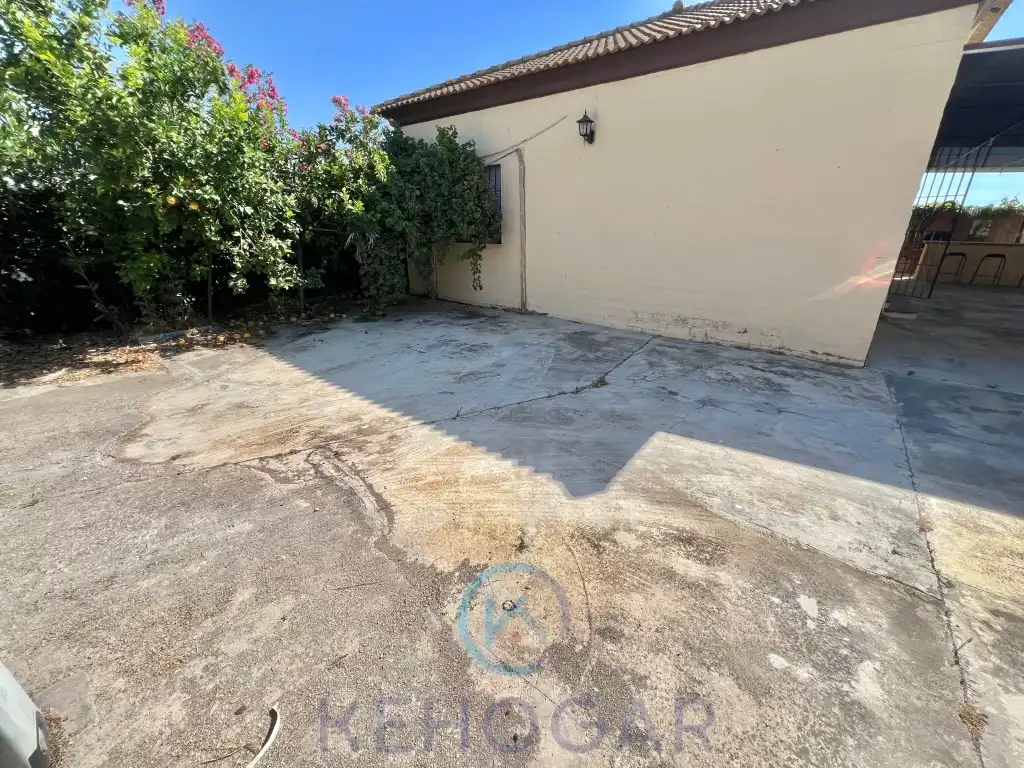 Parkplatz von Residential zum Verkauf in Los Palacios y Villafranca