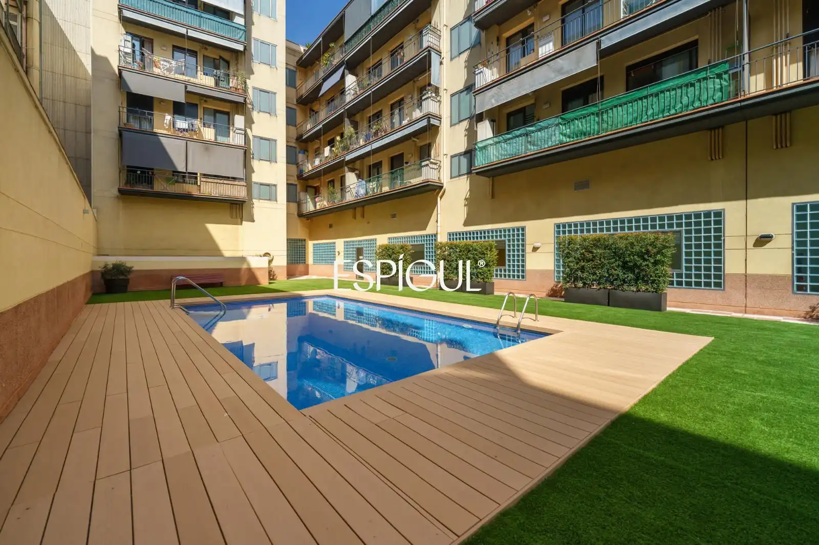 Piscina de Piso de alquiler en Barcelona con Aire acondicionado, Calefacción y Terraza
