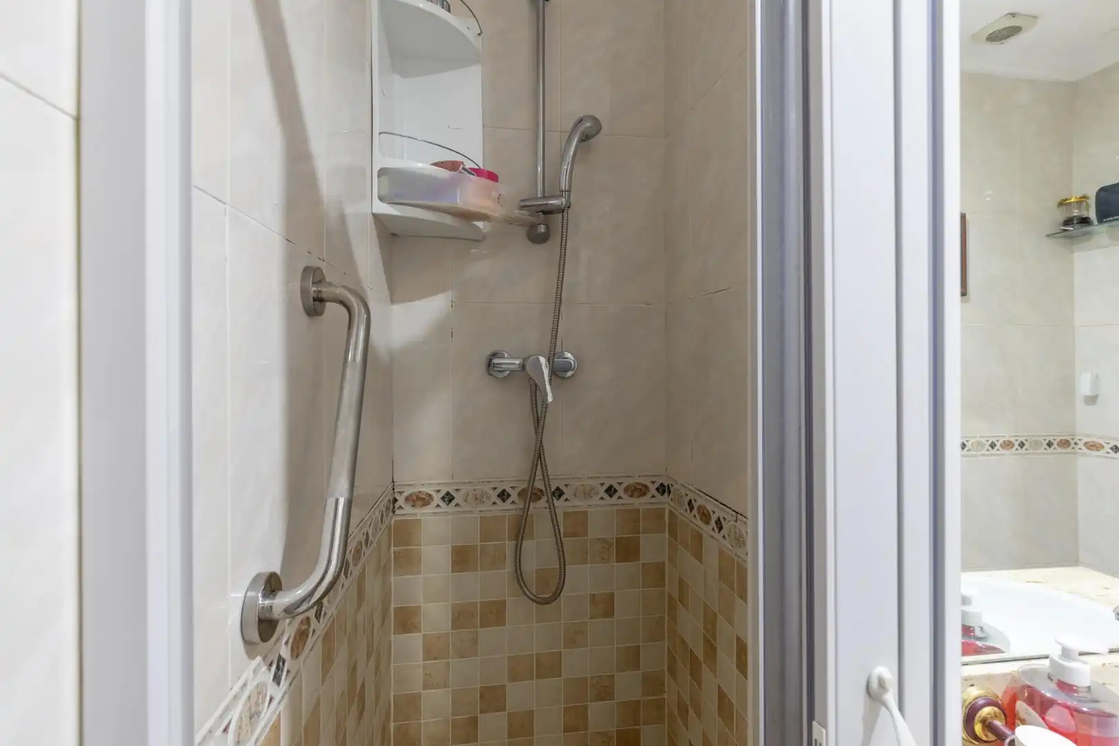 Bathroom of Flat for sale in Granada  with Balcony