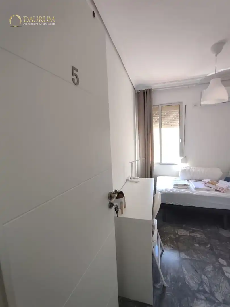Bedroom of Flat for sale in Sevilla  with Air Conditioner and Furnished