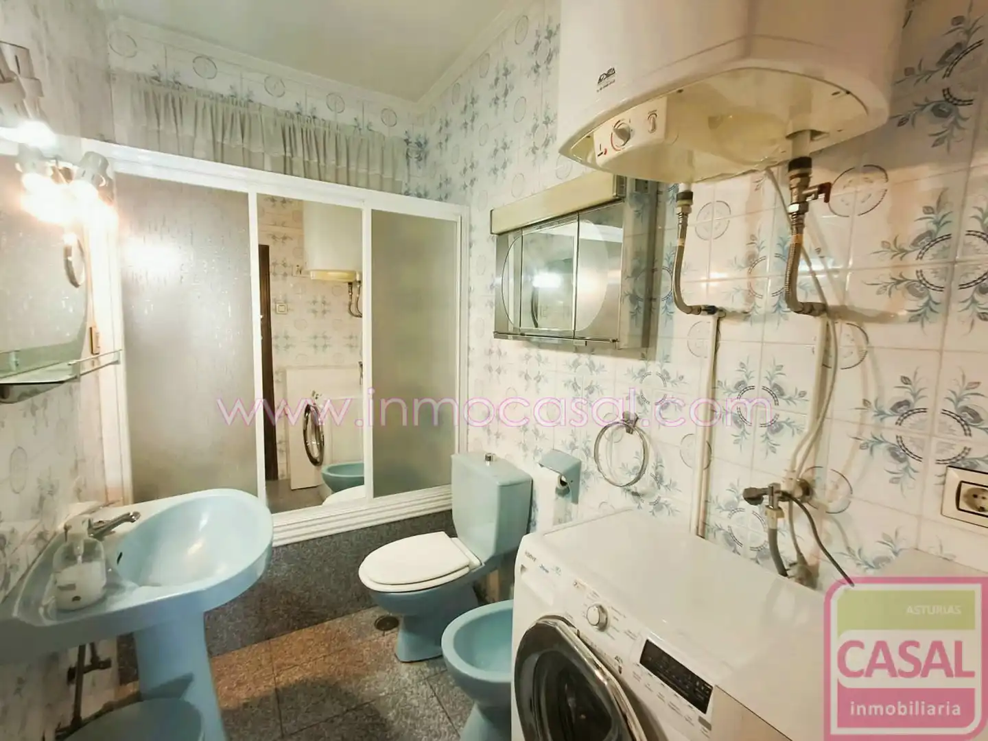 Badezimmer von Wohnung zum Verkauf in Castrillón mit Möbliert