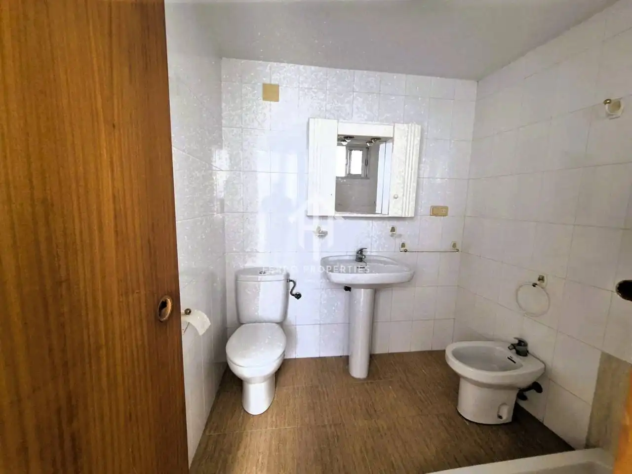 Bany de Casa o xalet en venda en Loja amb Jardí privat, Terrassa i Moblat