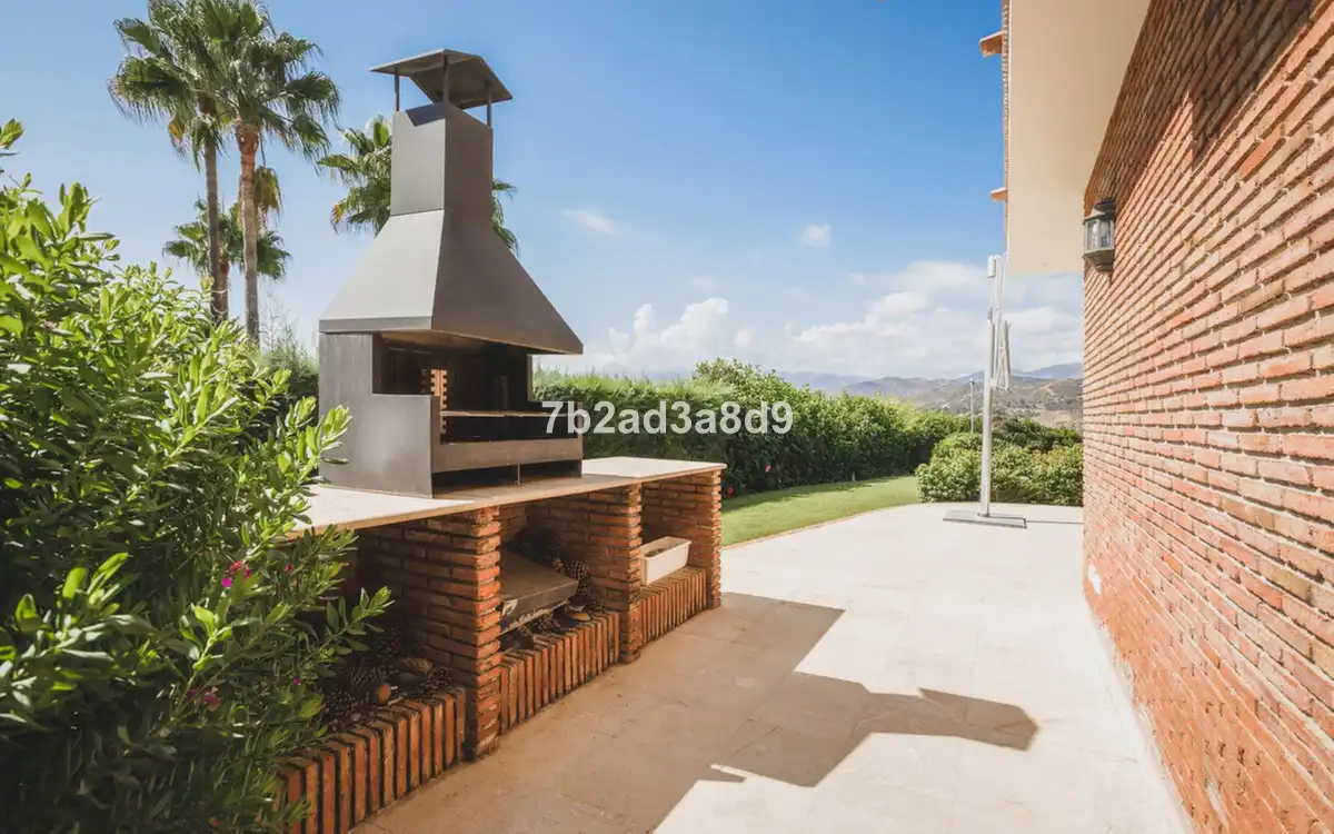 Terrassa de Casa o xalet en venda en Marbella amb Aire condicionat, Jardí privat i Terrassa