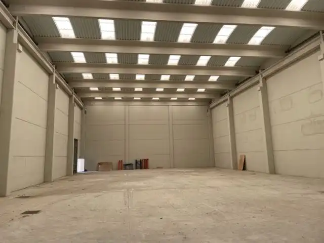 Fabrikhallen zur Miete in Urnieta