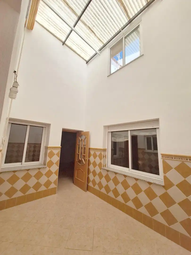 Casa o chalet en venta en Algueña con Calefacción, Balcón y Jacuzzi