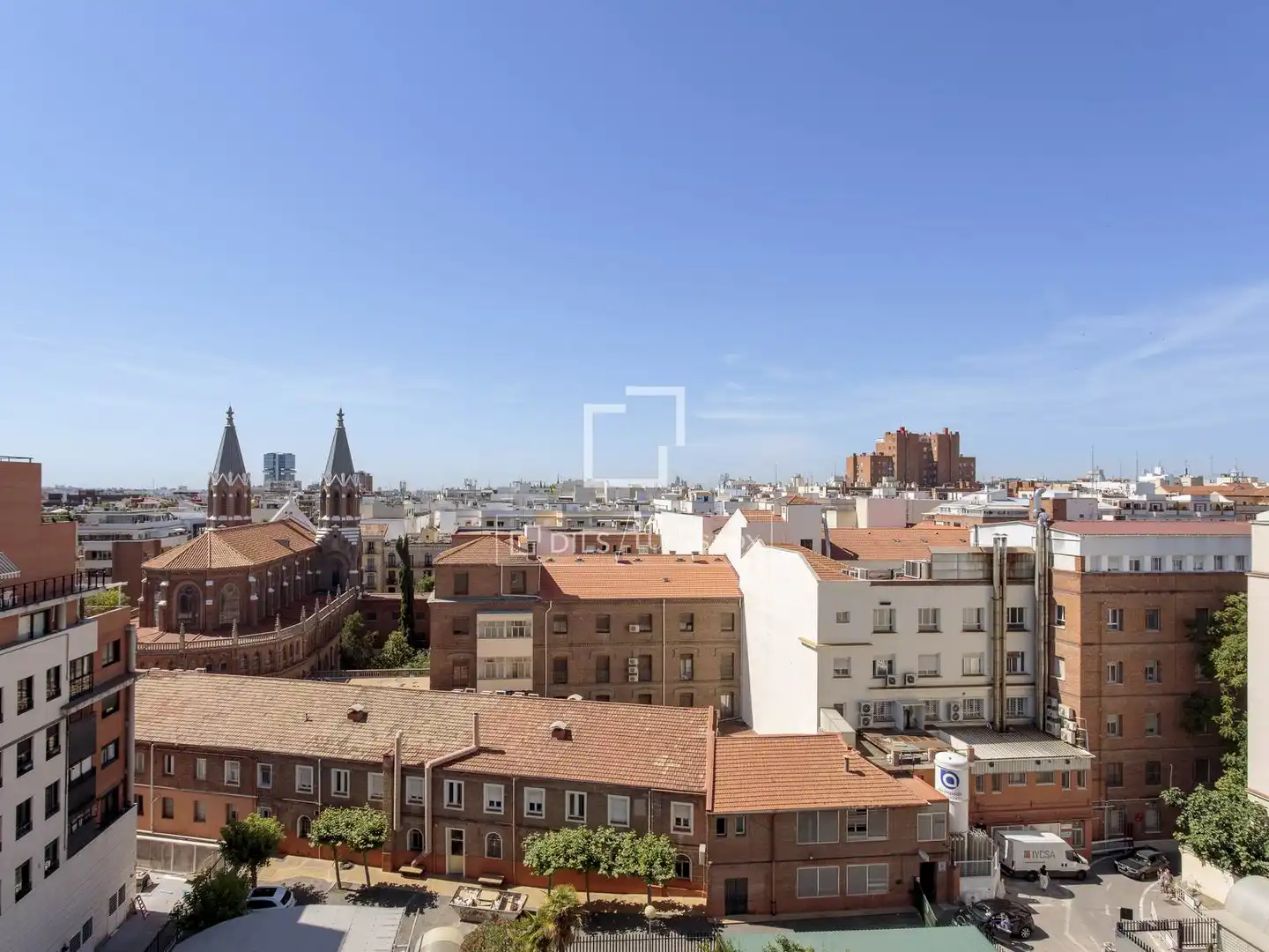 Exterior view of Attic for rent in Madrid  with Air Conditioner, Heating and Parquet flooring