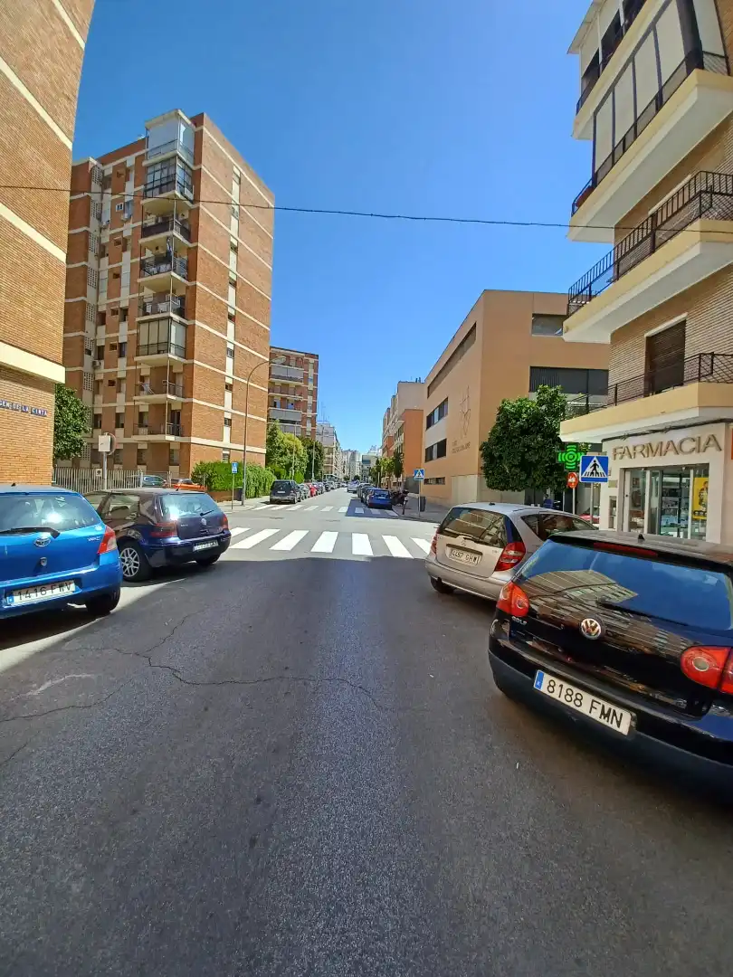 Außenansicht von Wohnung zum Verkauf in Sevilla mit Klimaanlage