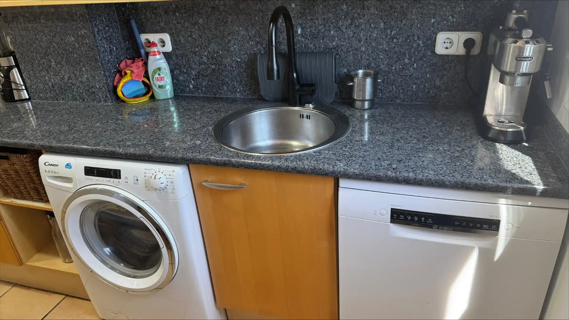 Küche von Wohnung zum Verkauf in Cornellà de Llobregat mit Klimaanlage, Heizung und Parkett