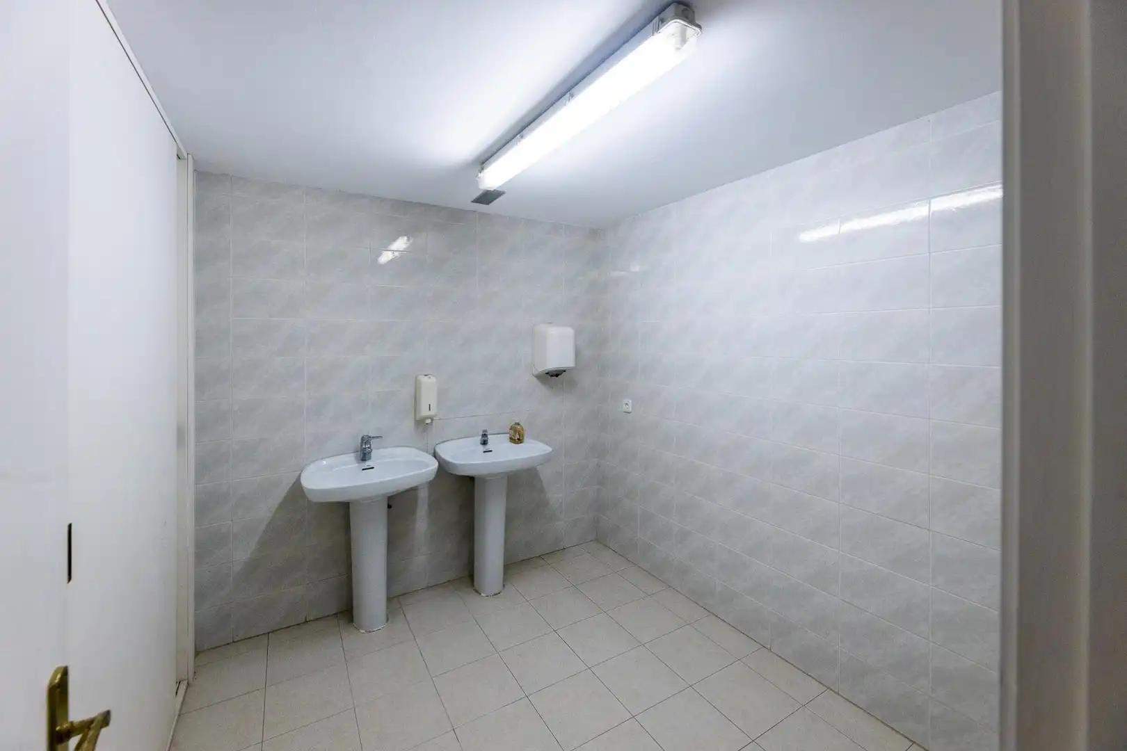 Badezimmer von Wohnung zum Verkauf in  Palma de Mallorca mit Klimaanlage, Heizung und Parkett